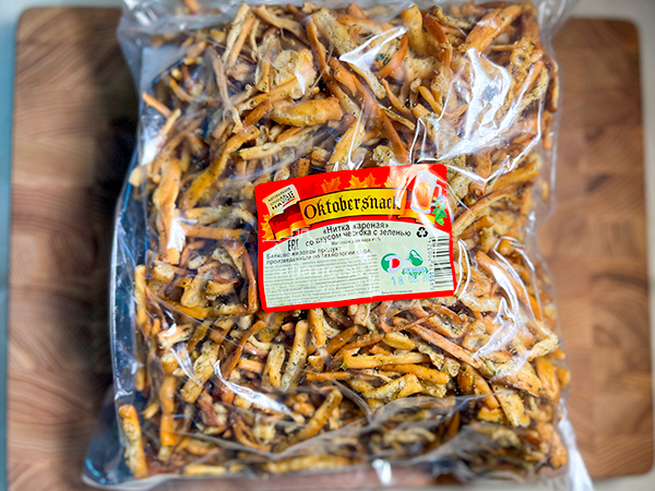 Нитка ЖАРЕНАЯ "Чеснок с зеленью" Oktobersnack 1 кг (сырный продукт) в Кемерово