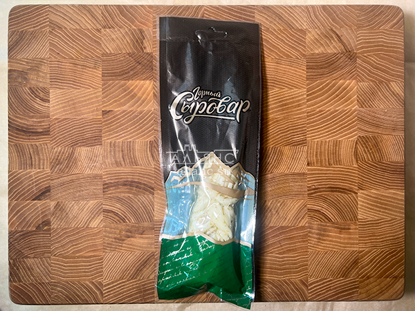 Сыр 100 гр ГОРНЫЙ СЫРОВАР (Косичка с укропом и чесноком) в Кемерово