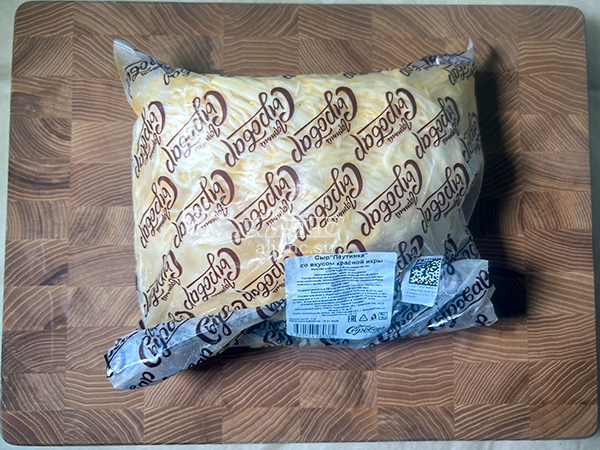 Сыр 1 кг ГОРНЫЙ СЫРОВАР (Паутинка со вкусом красной икры) в Кемерово